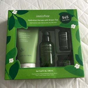 Innisfree Hydration Heroes with Green Tea Set
